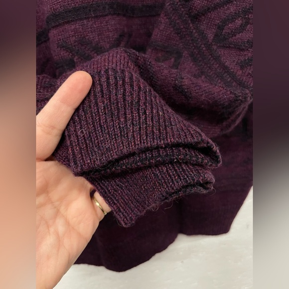 Vintage 1980s Budibon Wool Blend Knitted V-Neck Sweater, Fits L/XL, Rich Maroon - Picture 8 of 8